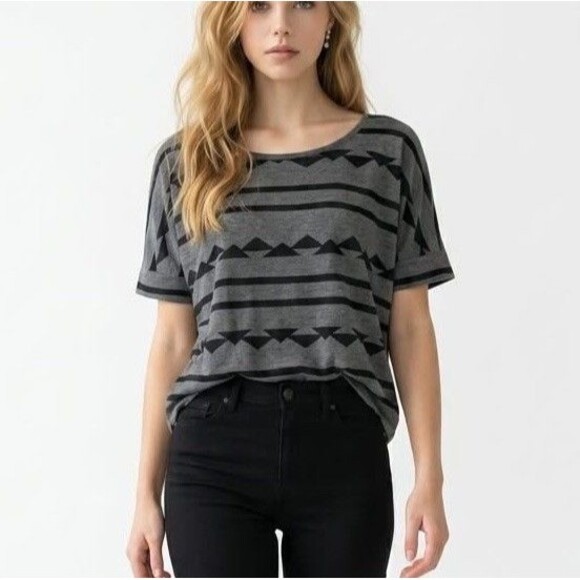 Old Navy Tops - Old Navy Gray Black Stripes Short Sleeve Pullover Top Size M